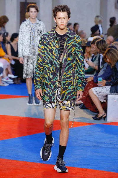 Look 13